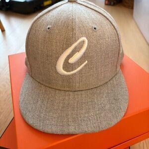 New Era Fitted Cap 7 3/8 Hat in Gray - Lids